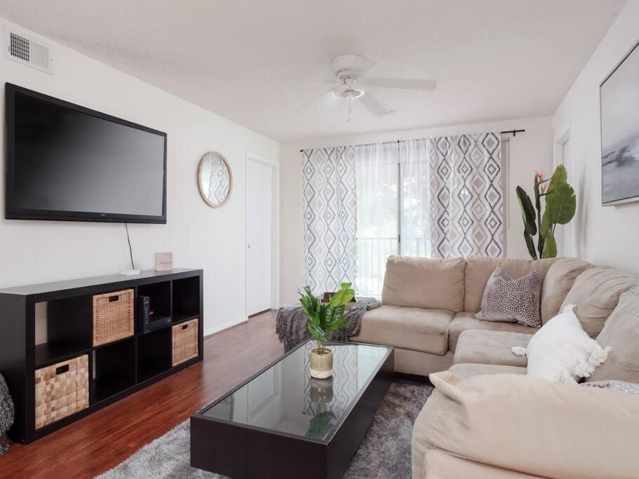Spacious Condo Mins To Shands, University, & Downtown! Gainesville Exteriér fotografie